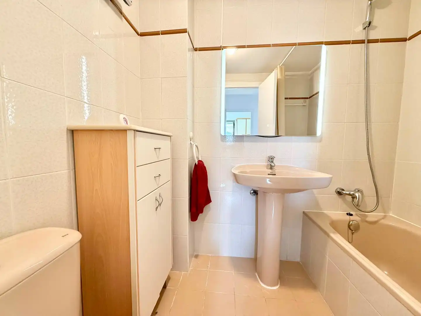 Bany de Apartament de lloguer en Finestrat amb Aire condicionat, Calefacció i Piscina