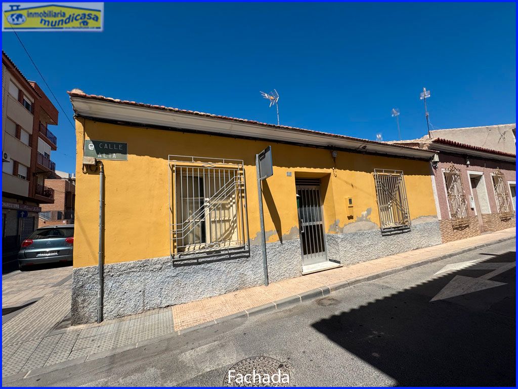 Casa adosada en venda a Calle Alta, 1