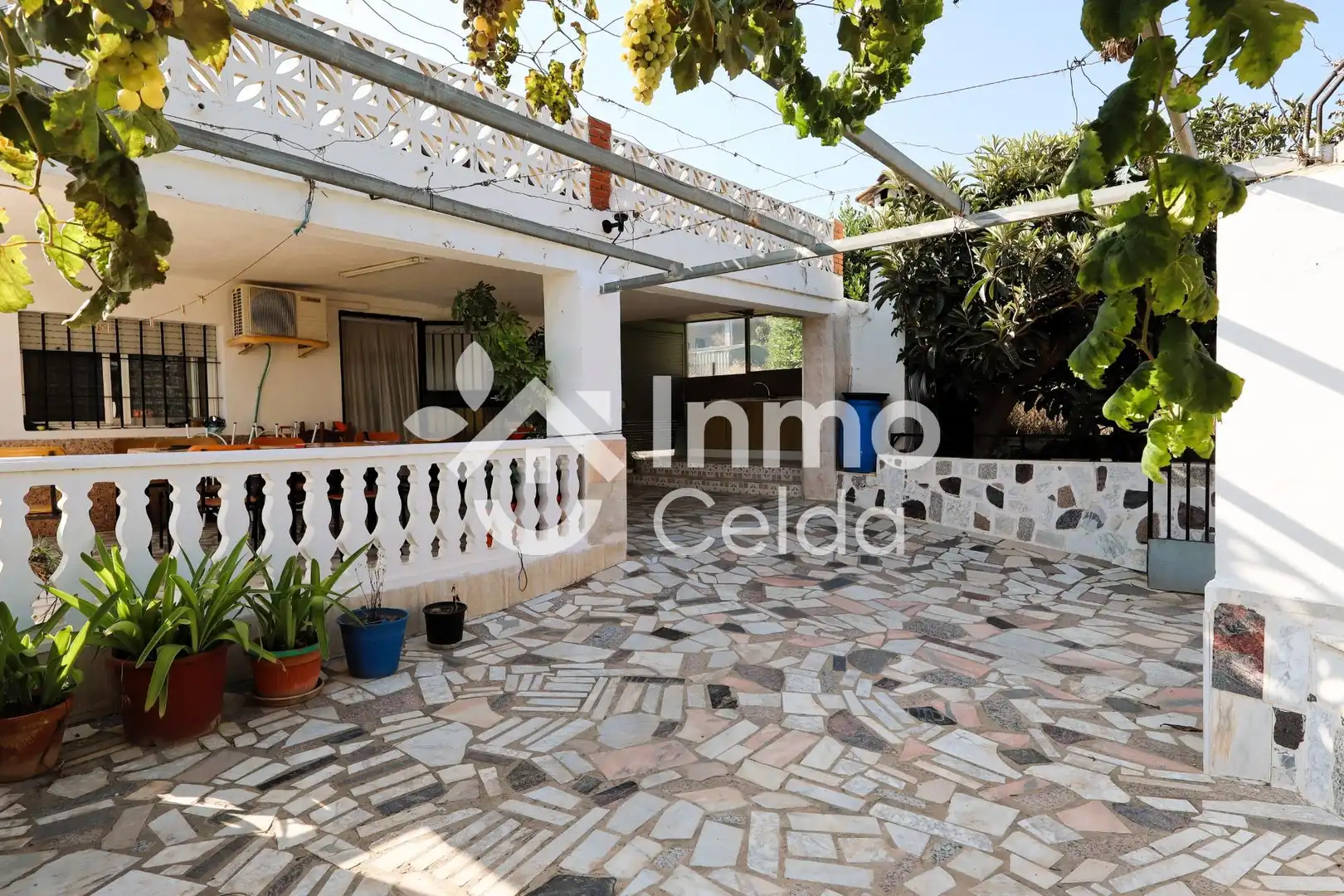 Terrassa de Casa o xalet en venda en Torrent amb Aire condicionat, Calefacció i Jardí privat