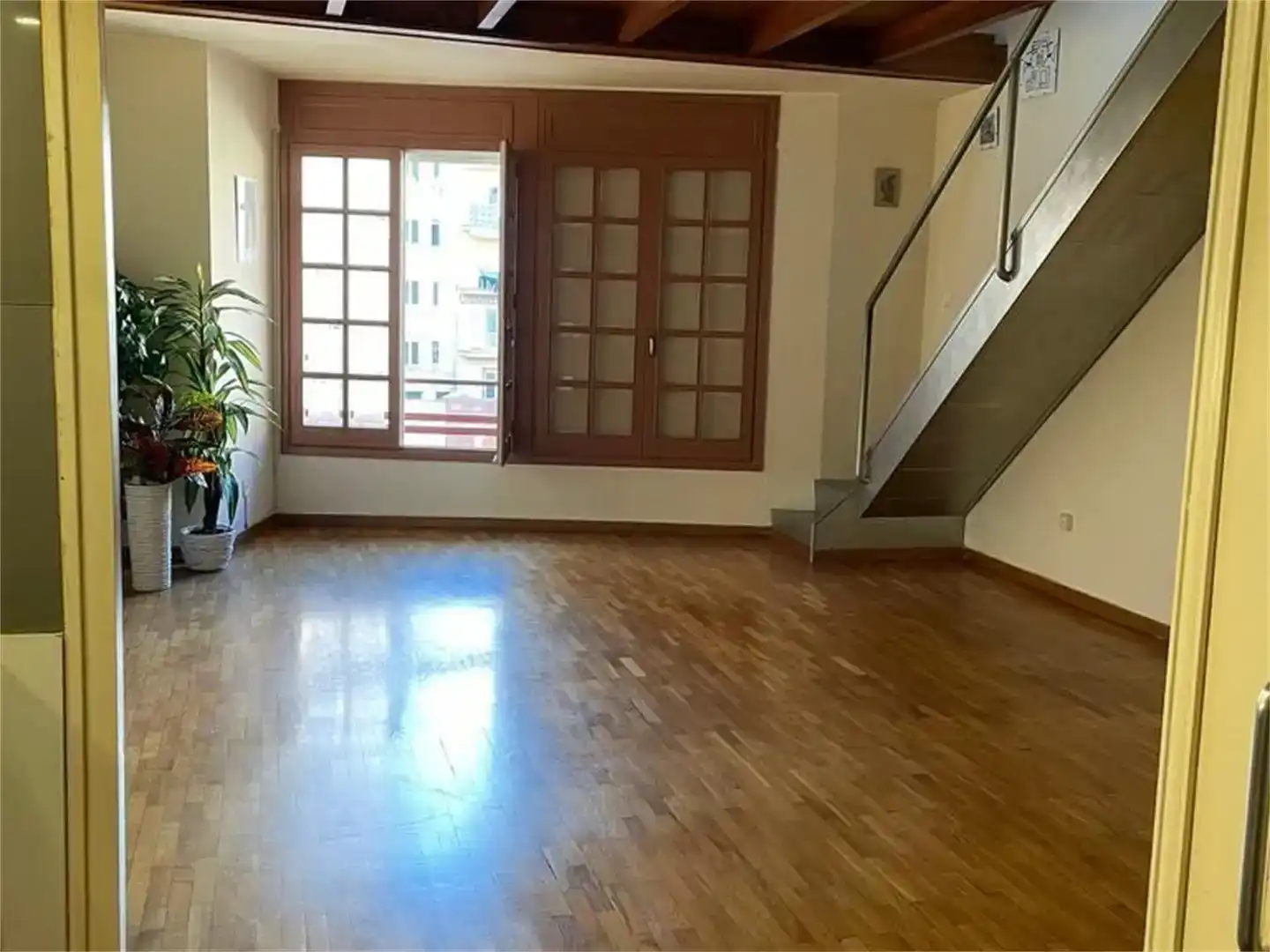 Sala de estar de Loft en venta en Barcelona con Aire acondicionado y Parquet
