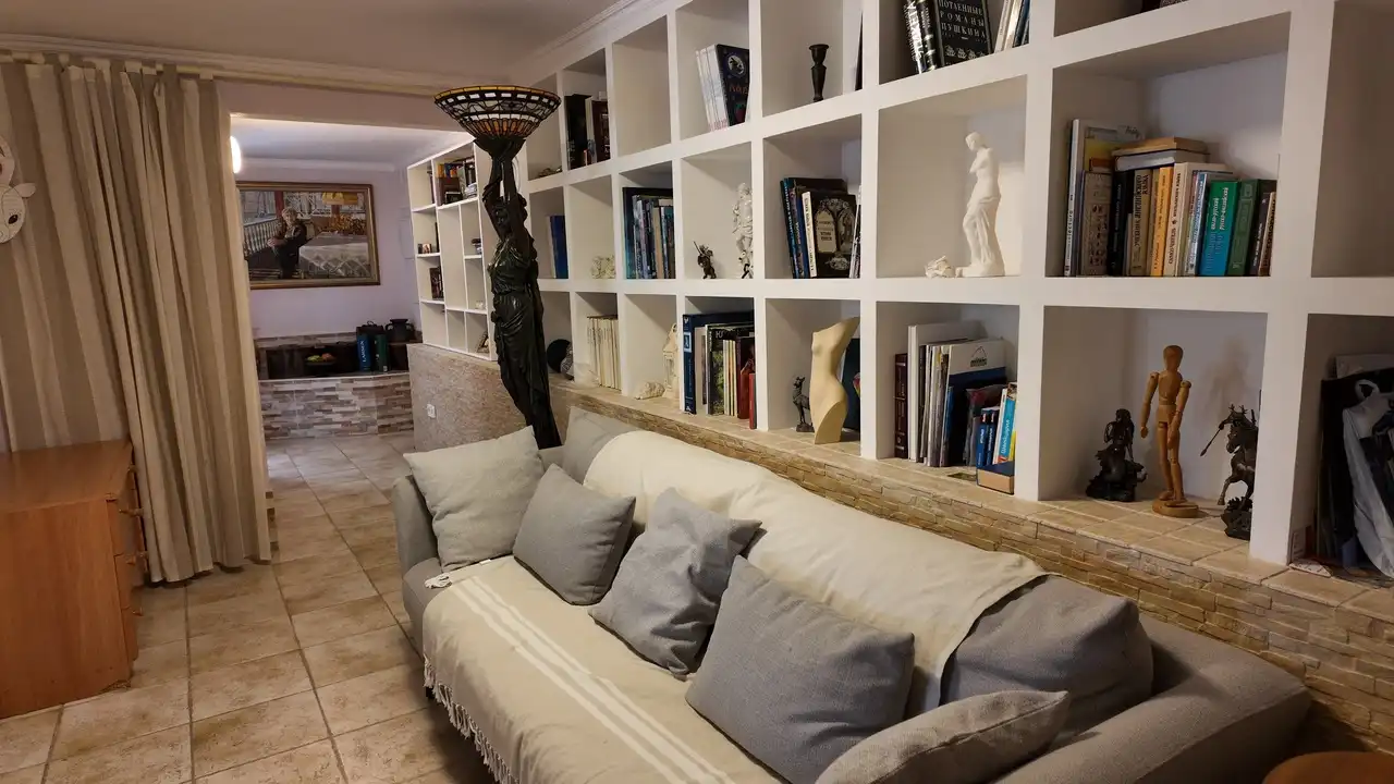 Sala de estar de Casa o chalet en venta en L'Alfàs del Pi con Aire acondicionado, Calefacción y Jardín privado