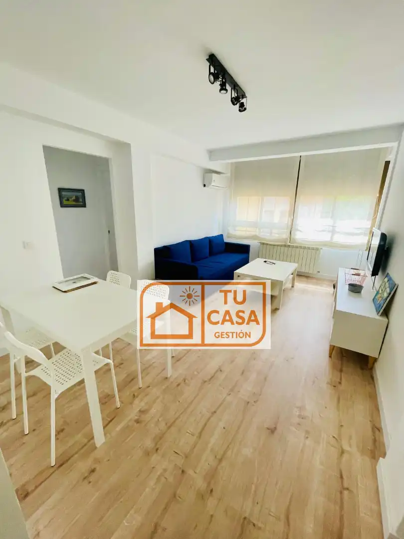 Wohnung mit Aufzug zur Miete in Calle Abilio Rodríguez Rosillo 4, imagen 2