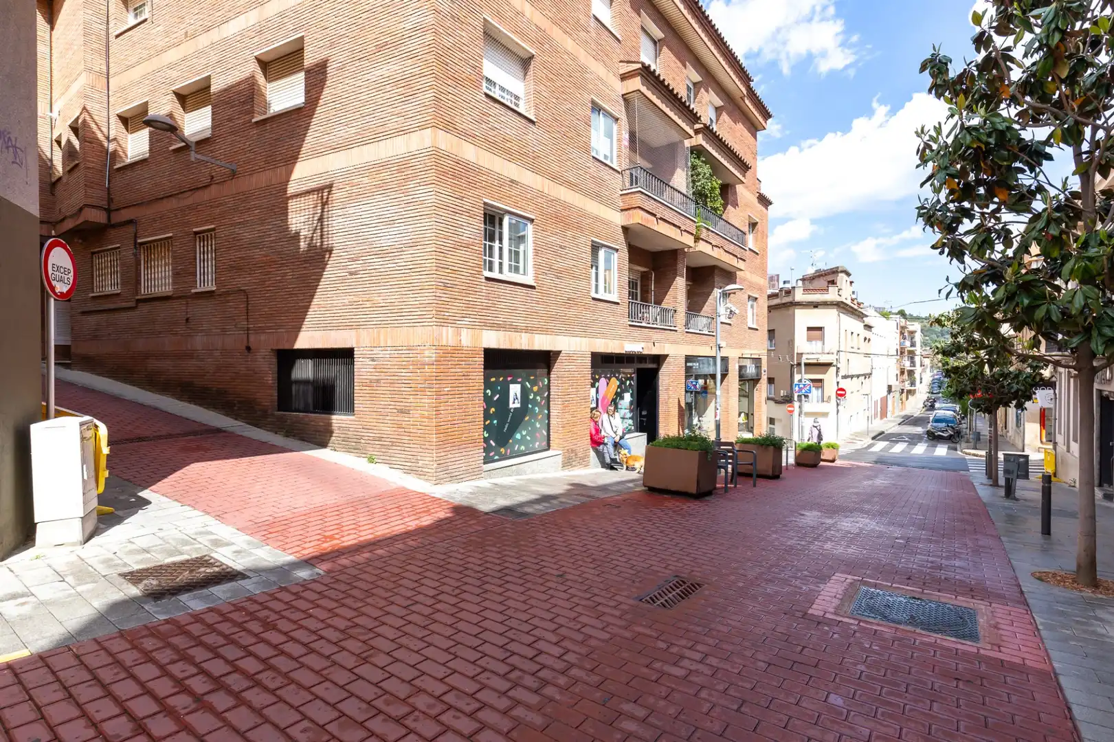 Außenansicht von Wohnung zum Verkauf in Sant Just Desvern mit Klimaanlage, Heizung und Terrasse