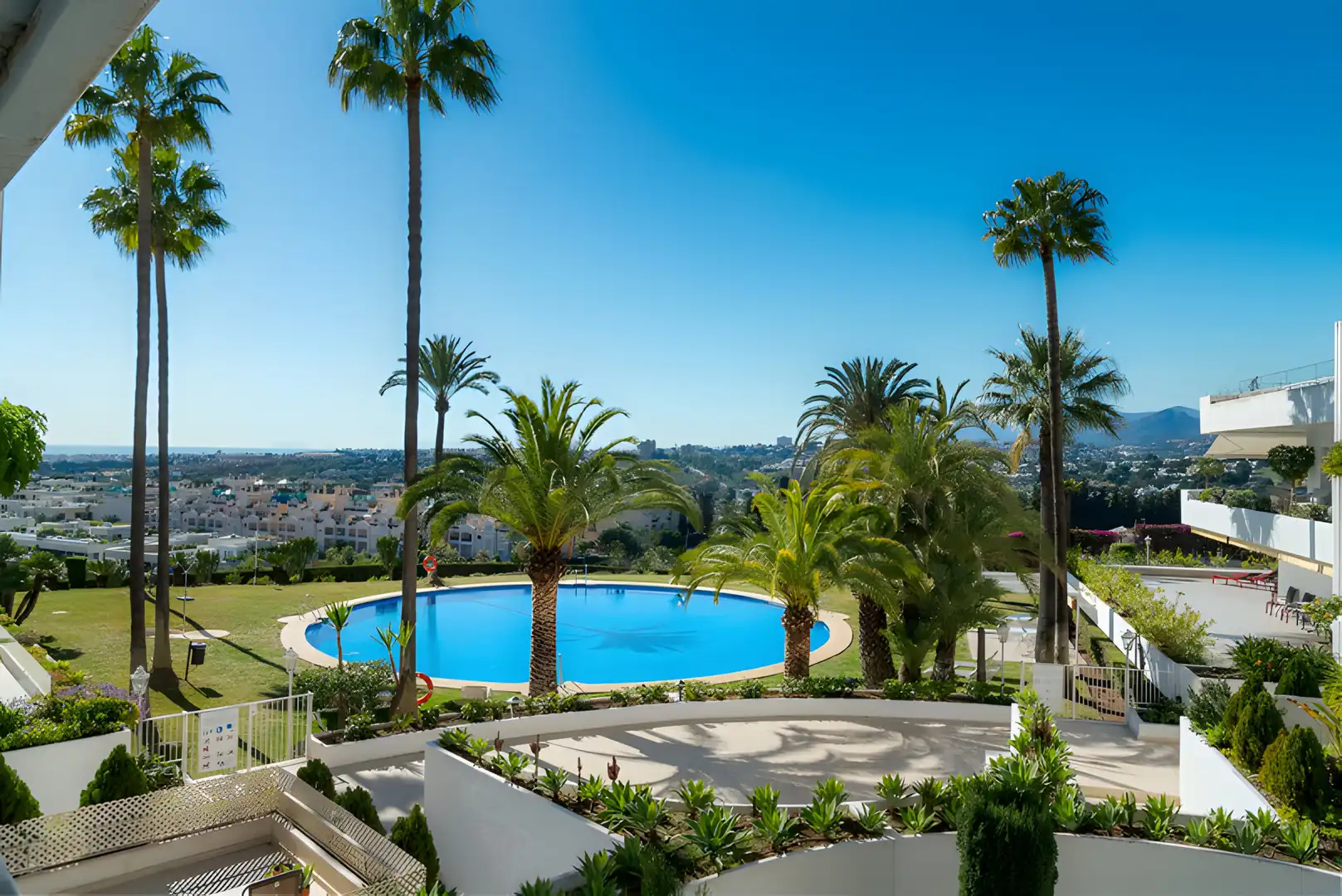 Apartamento con piscina en venta en Milla de Oro, imagen 2