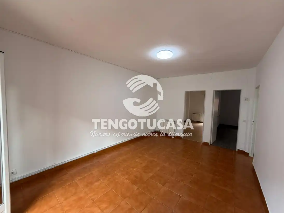 Piso en venta en Madrid con Calefacción, Terraza y Trastero