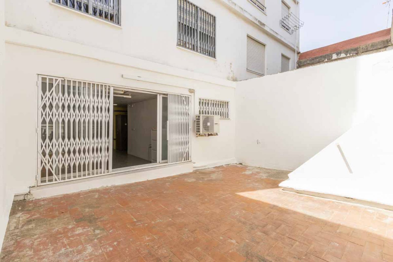Exterior view of Premises to rent in Albuixech  with Air Conditioner and Terrace