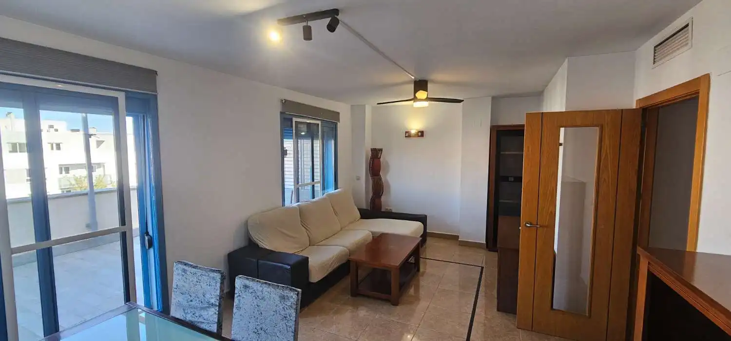 Sala de estar de Ático de alquiler en Vélez-Málaga con Terraza, Piscina y Amueblado