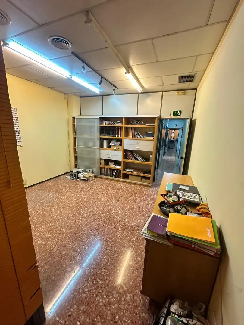 Commercial properties for sale in Torrent  with Air Conditioner and Furnished
