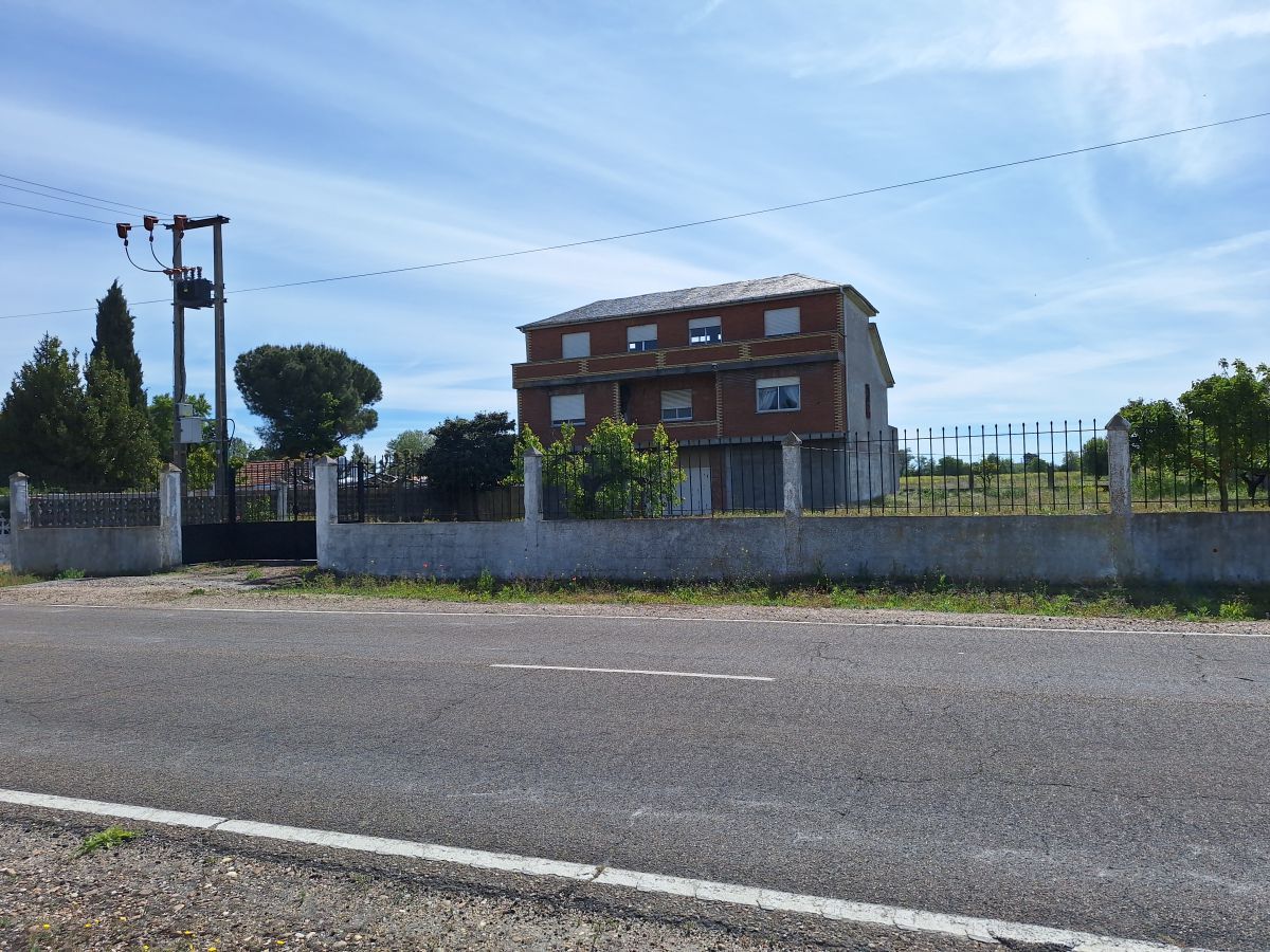 Exterior view of House or chalet for sale in Valladolid Capital  with Terrace