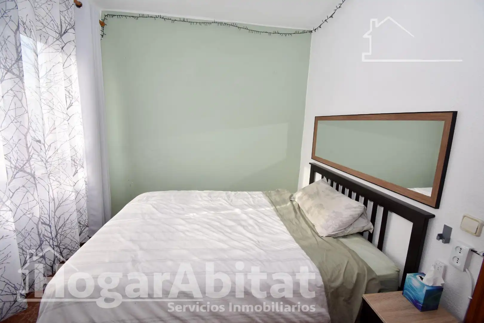 Bedroom of Flat for sale in Valencia
