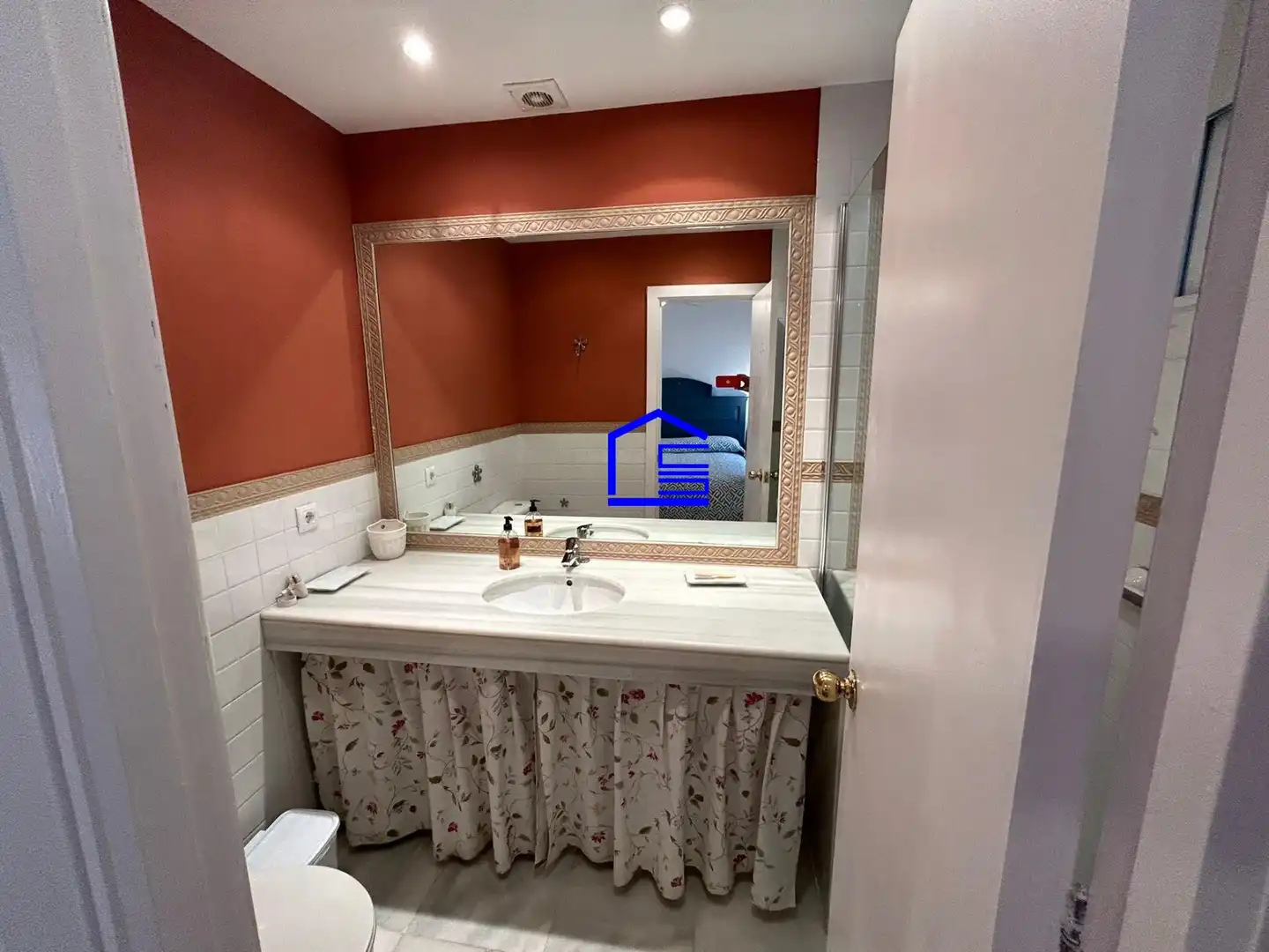 Baño de Casa o chalet de alquiler en El Puerto de Santa María con Aire acondicionado, Calefacción y Jardín privado
