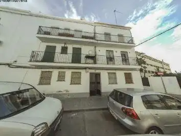 Vista exterior de Casa adosada en venda en Lora del Río