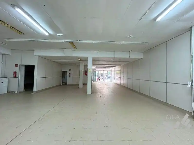 Local comercial en alquiler en Calle de Hernán Cortés, imagen 8