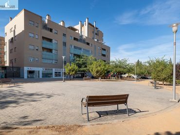 Local comercial en venda a Plaza Catedrática Asunción Linares