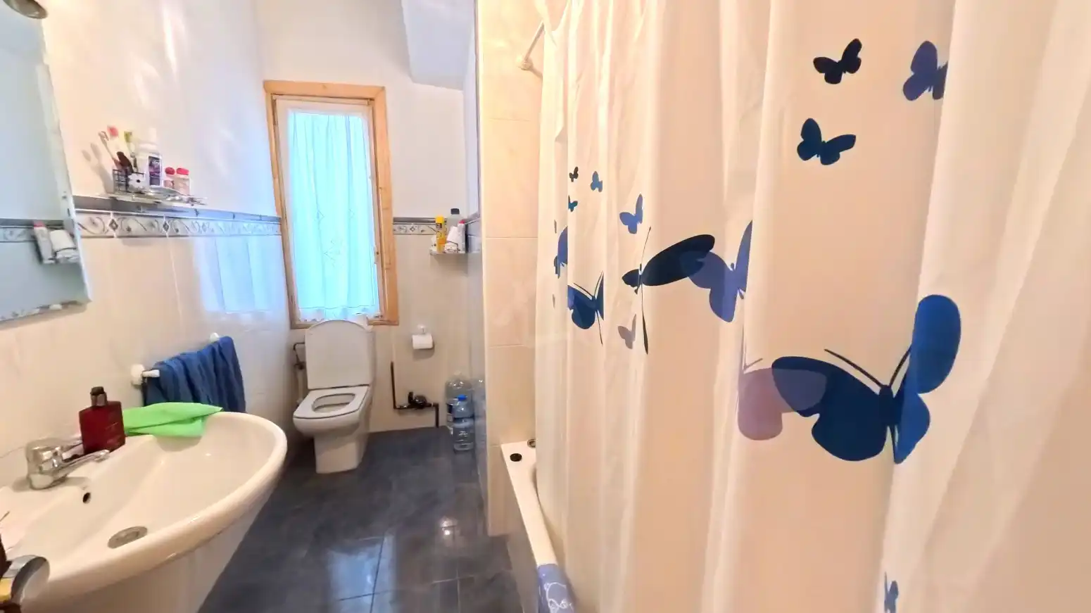 Badezimmer von Wohnung zum Verkauf in  Logroño mit Heizung, Parkett und Terrasse