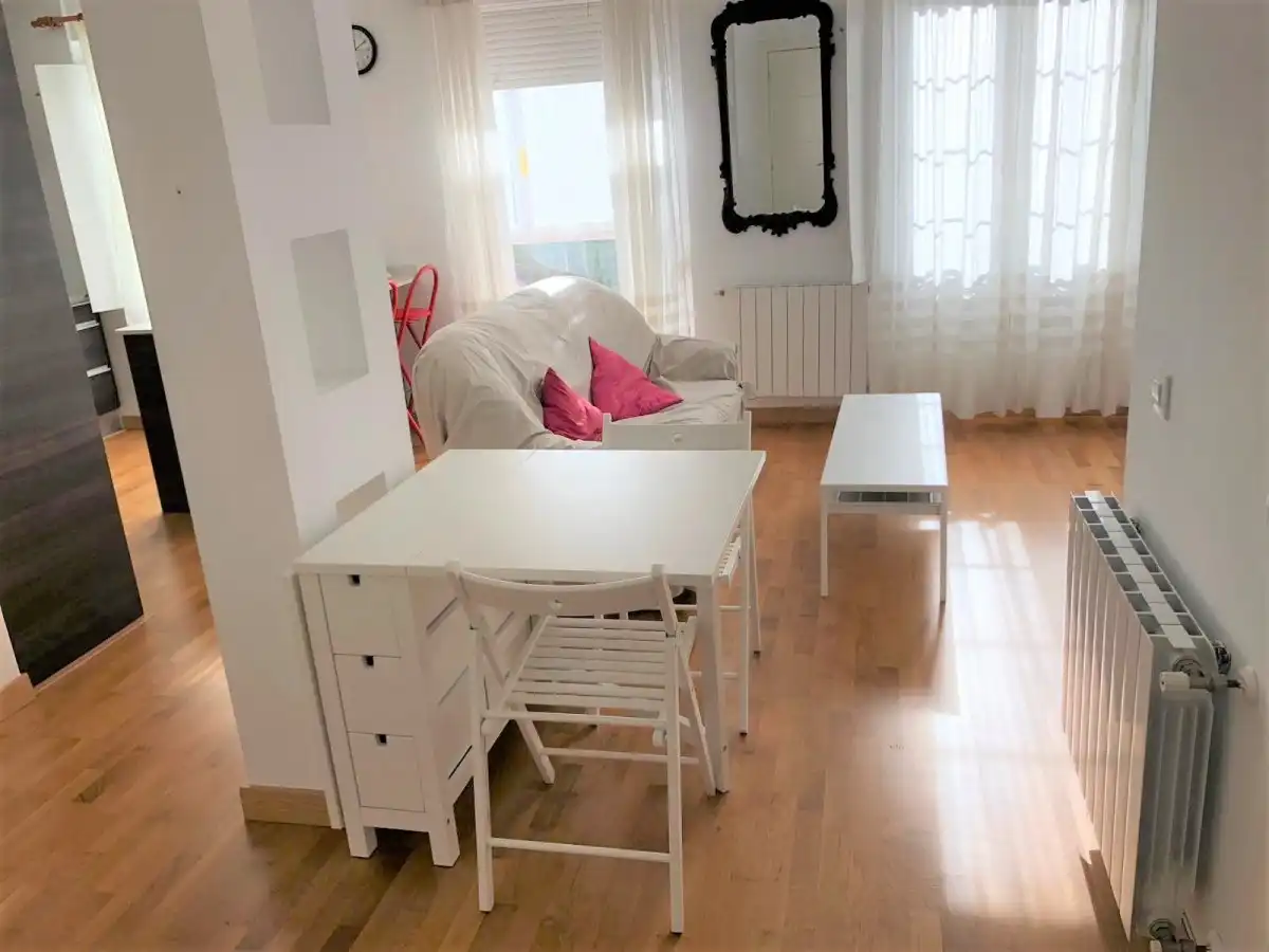 Wohnung zur Miete in Calle BURGOS, Numancia - San Fernando