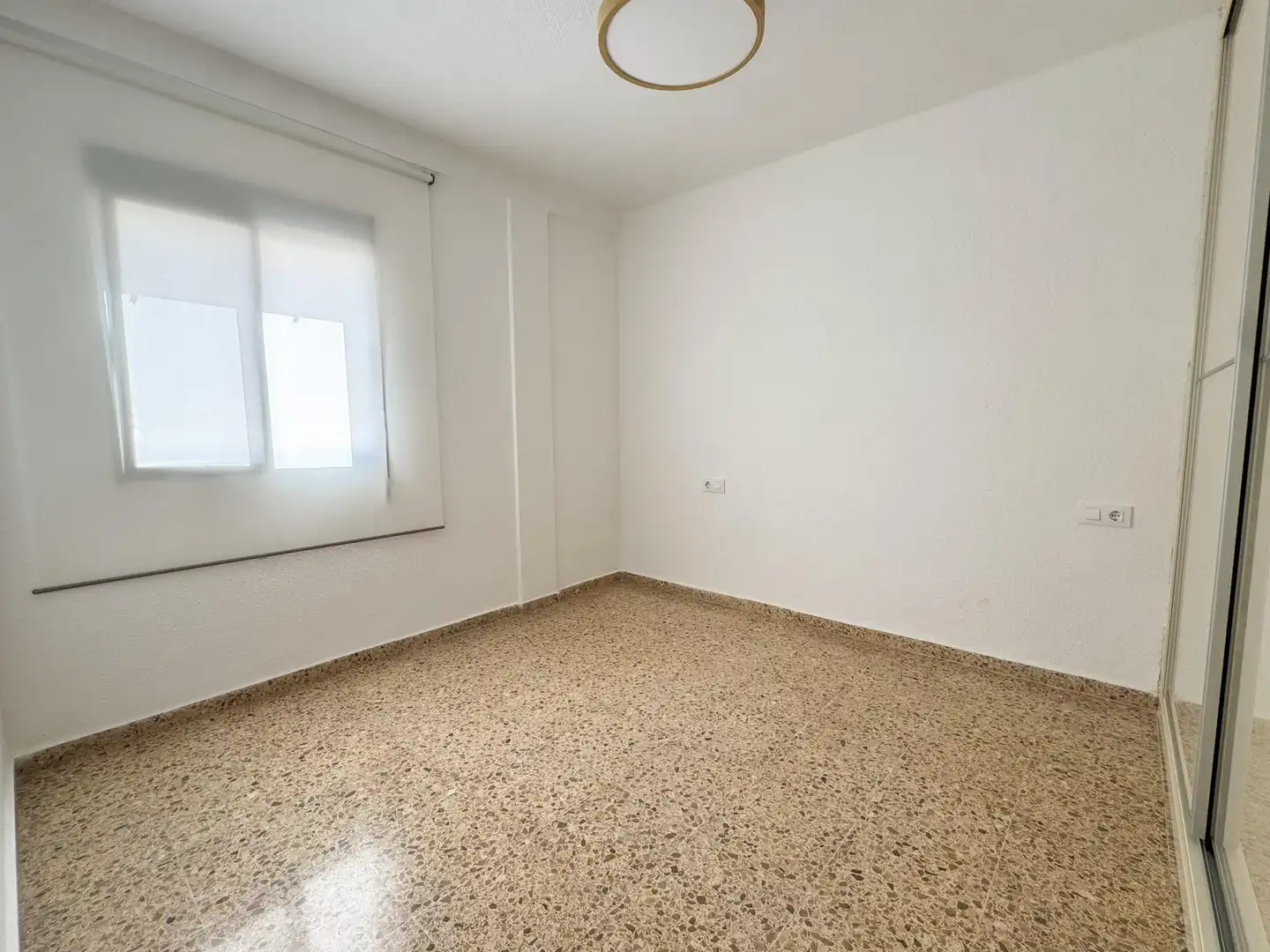 Habitación de Piso de alquiler en Catarroja con Aire acondicionado y Trastero