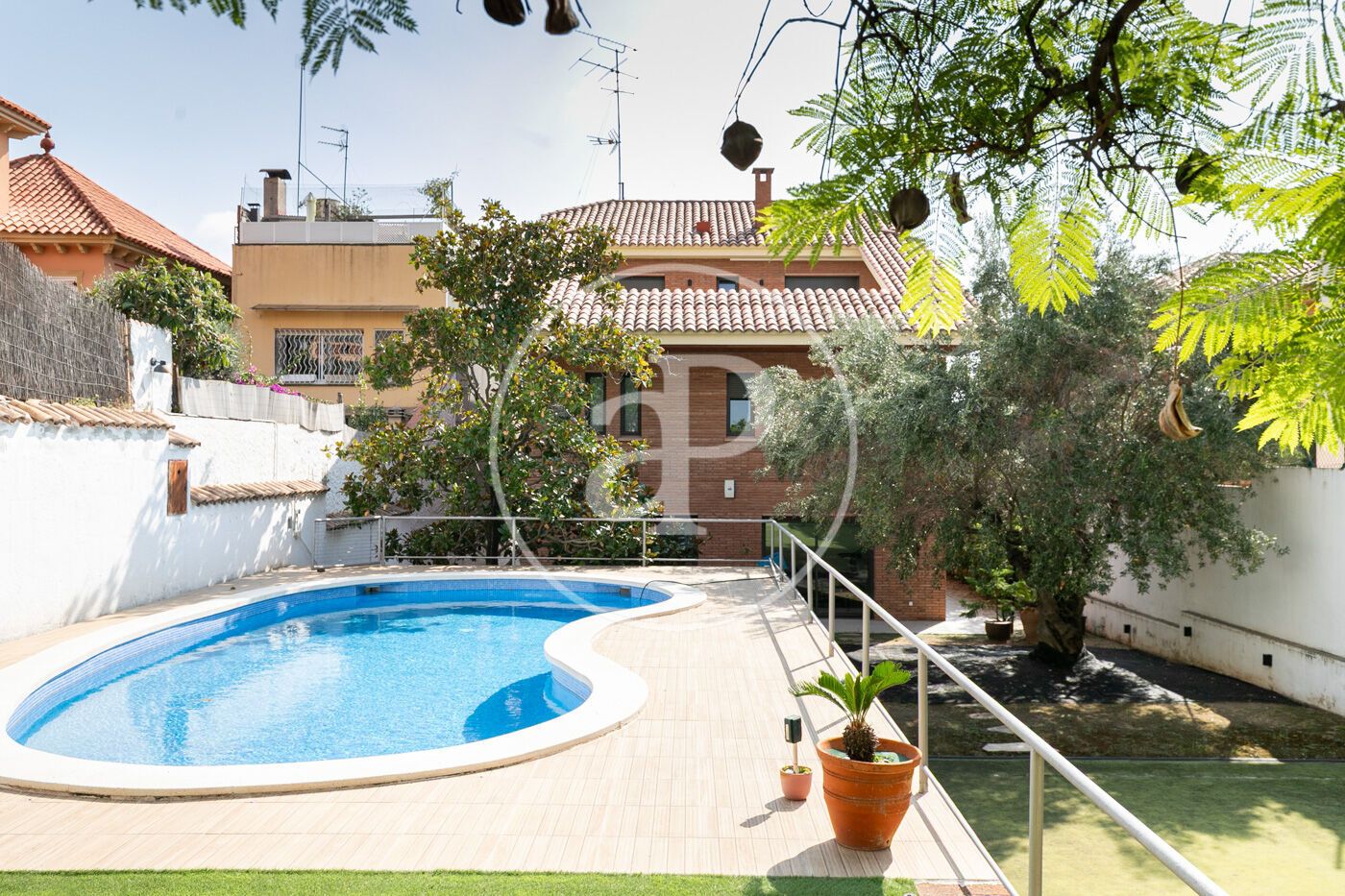 Jardí de Casa o xalet en venda en Sant Just Desvern amb Aire condicionat, Calefacció i Jardí privat