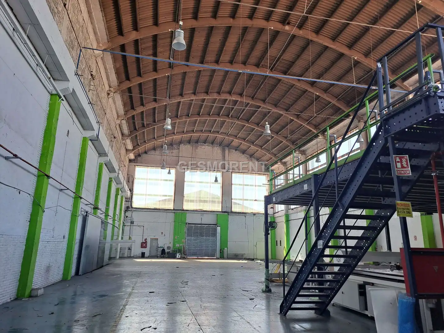 Nau industrial de lloguer en L'Hospitalet de Llobregat