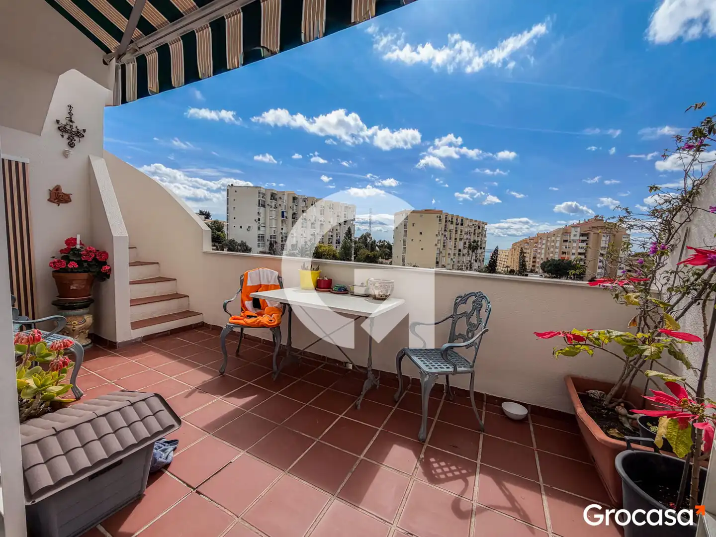 Terrasse von Dachboden zum Verkauf in Rincón de la Victoria mit Privatgarten, Terrasse und Ofen