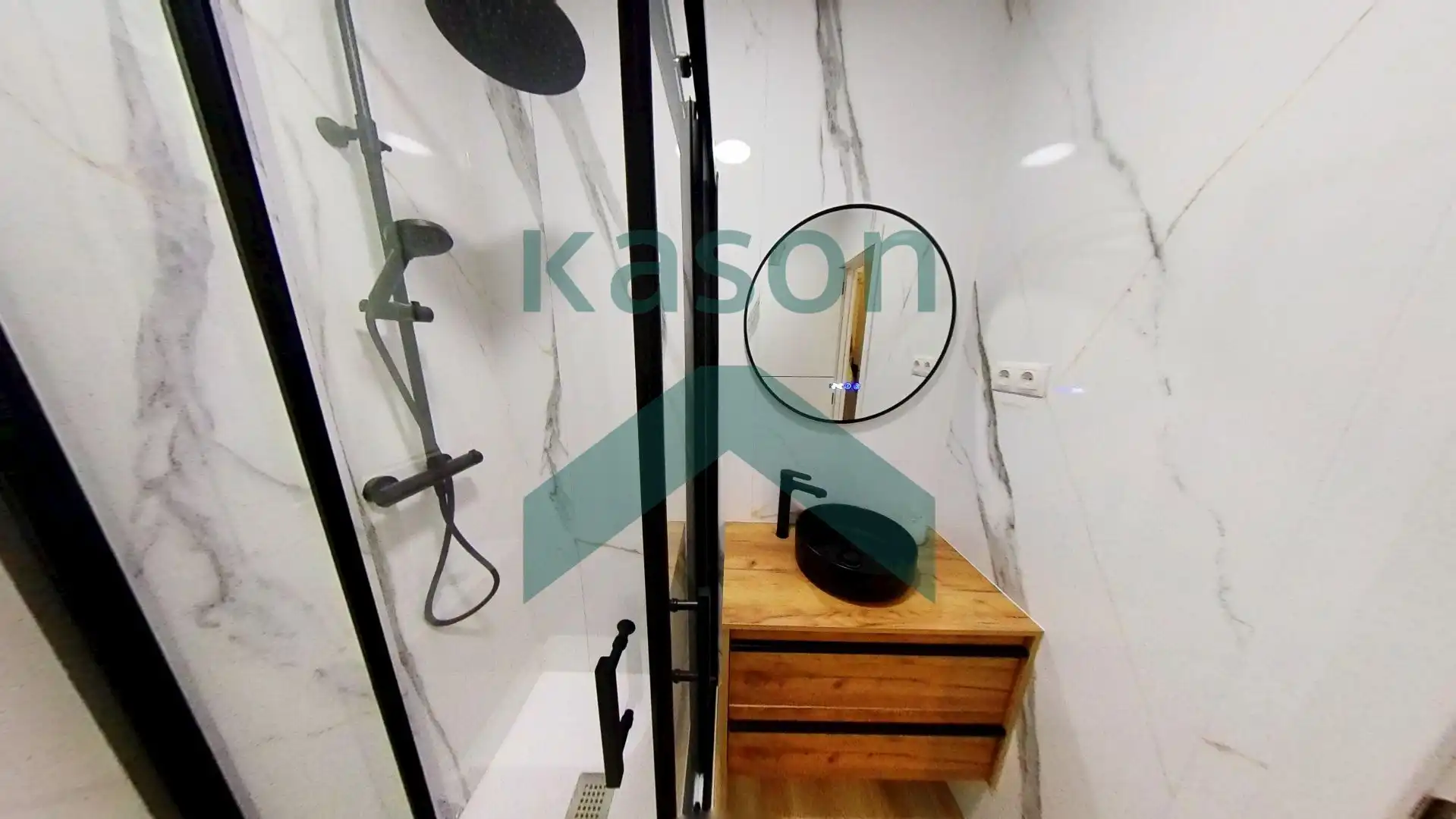 Badezimmer von Wohnungen zum Verkauf in Madrid mit Klimaanlage