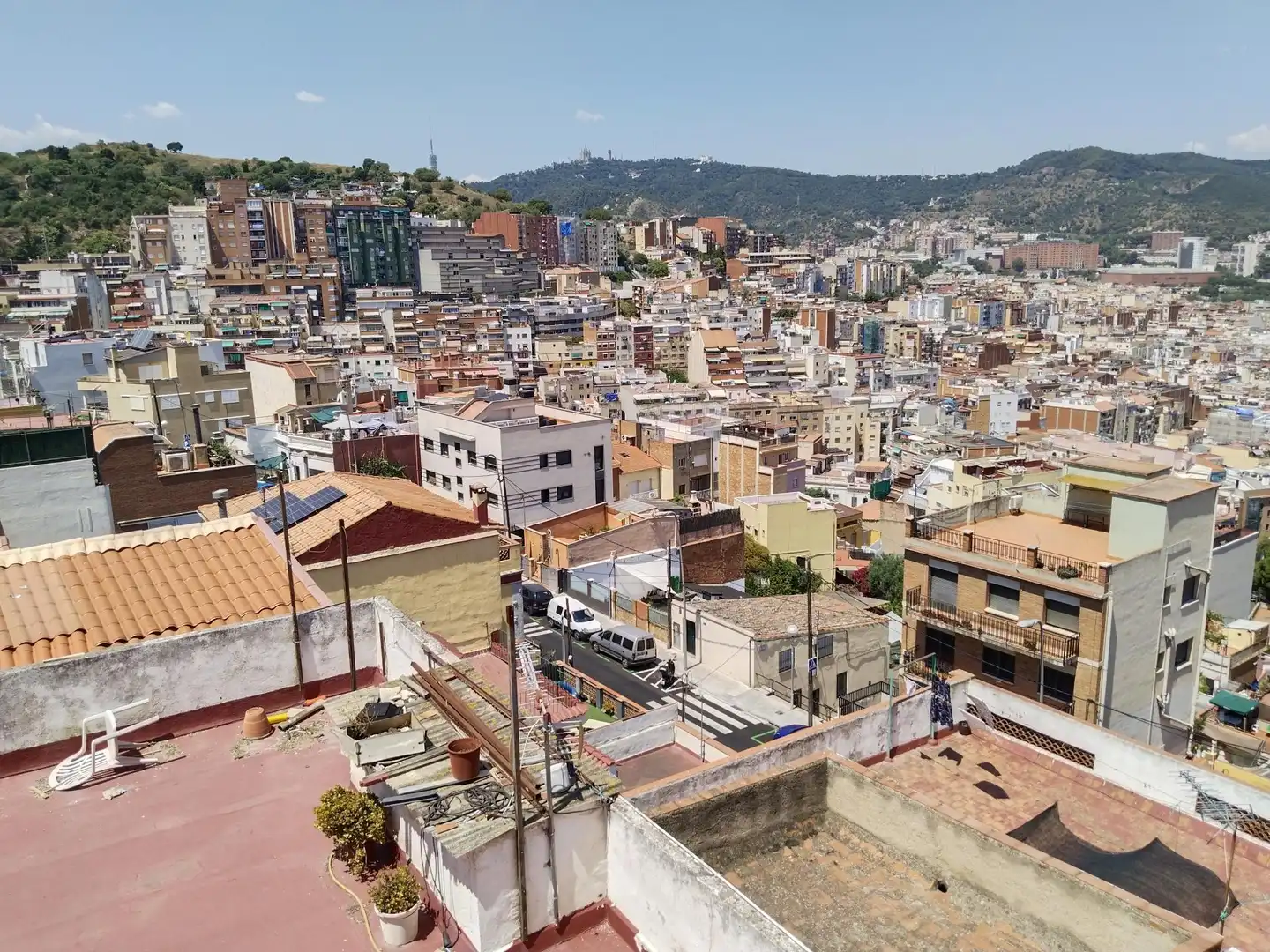 Vista exterior de Piso en venta en Barcelona con Calefacción y Balcón