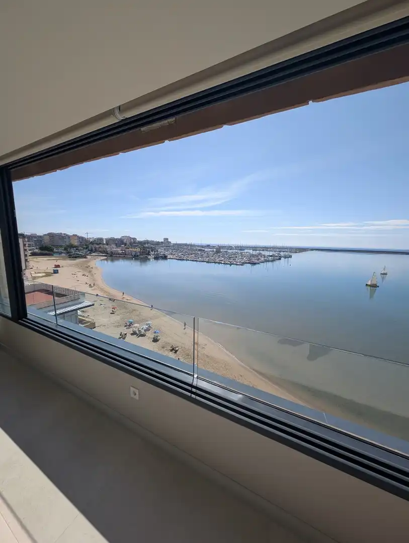 Terraza de Piso de alquiler en Torrevieja con Aire acondicionado, Terraza y Amueblado