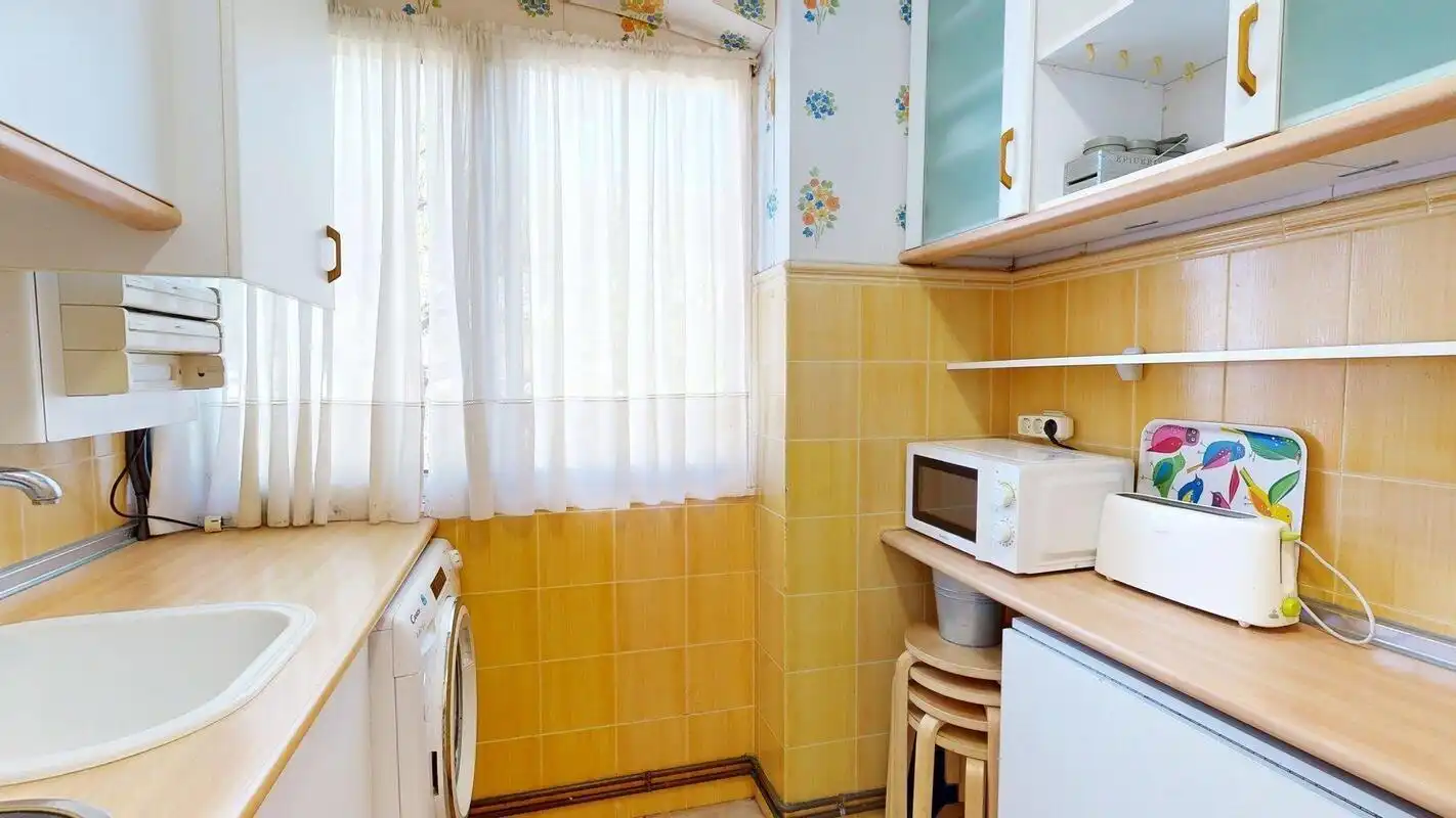 Küche von Wohnung zum Verkauf in Zaragoza mit Klimaanlage und Heizung