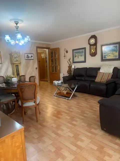 Sala de estar de Piso en venta en Sabadell con Calefacción, Trastero y Amueblado