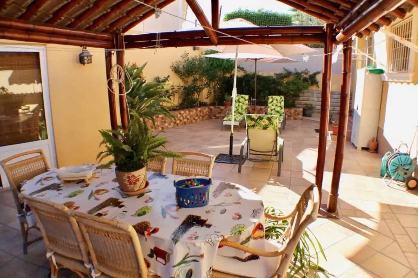 Jardí de Casa o xalet en venda en La Nucia amb Aire condicionat, Calefacció i Terrassa