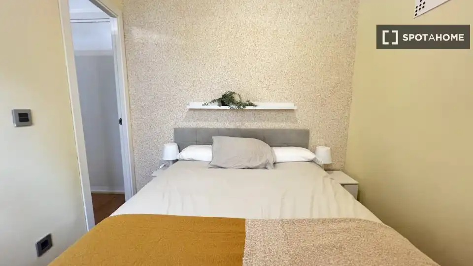 Habitación de Piso de alquiler en Madrid con Aire acondicionado, Calefacción y Amueblado