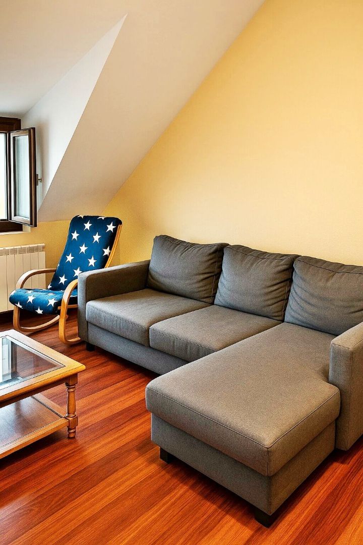 Sala d'estar de Pis de lloguer en Bárcena de Cicero amb Calefacció, Terrassa i Traster