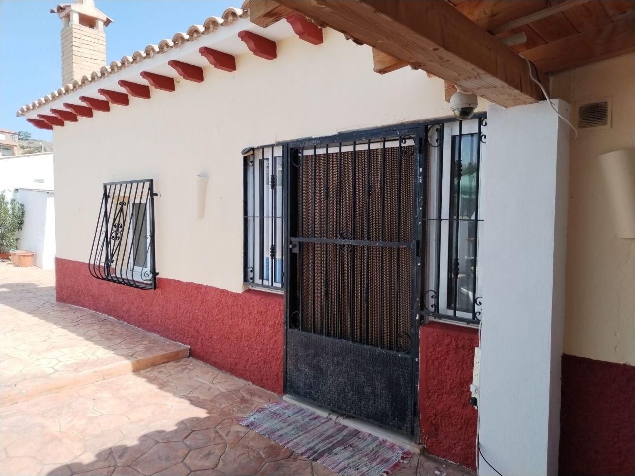 Vista exterior de Finca rústica en venda en Cortes de Baza amb Calefacció, Jardí privat i Terrassa