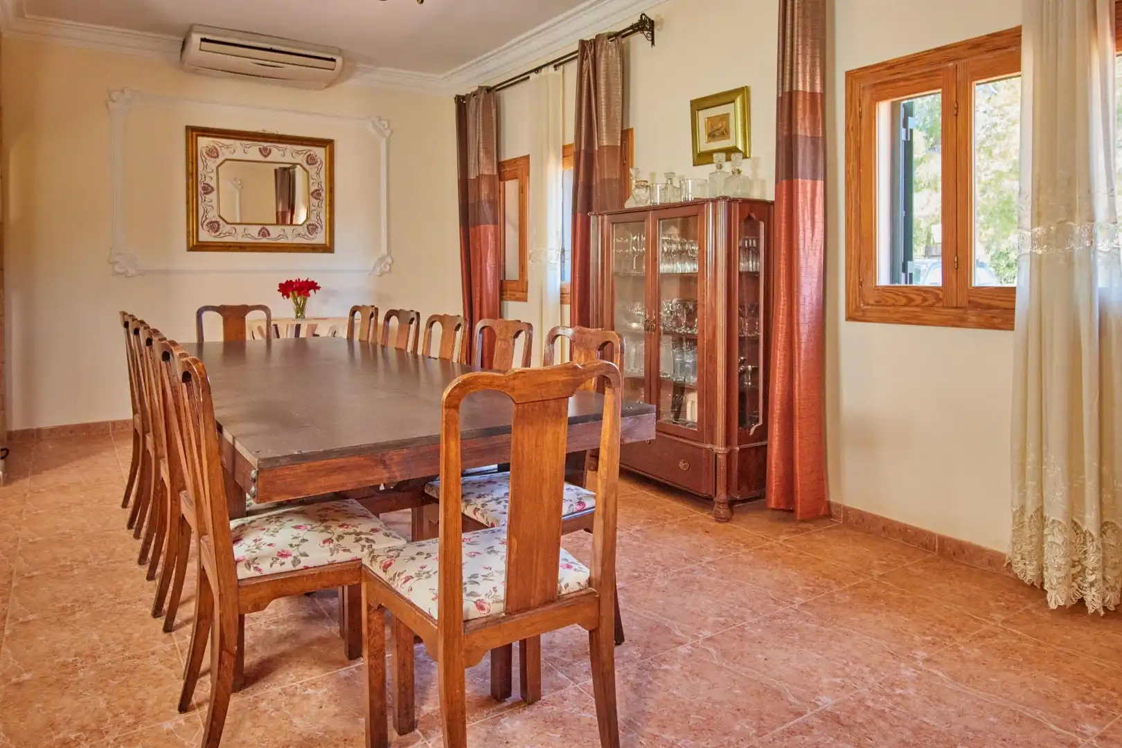 Comedor de Finca rústica en venta en Llucmajor con Aire acondicionado, Jardín privado y Terraza