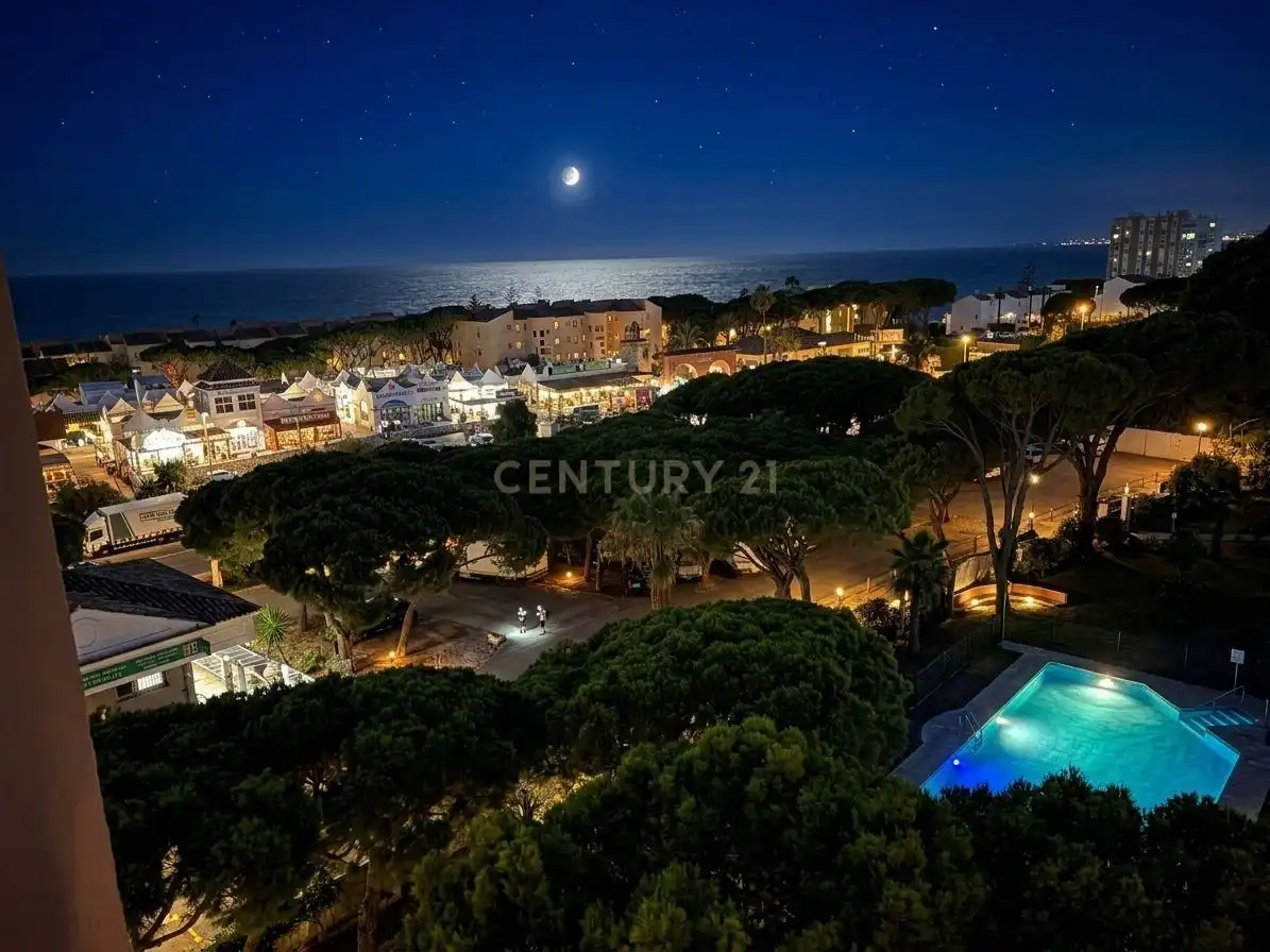 Vista exterior de Apartament en venda en Mijas amb Forn, Alarma i Piscina comunitària
