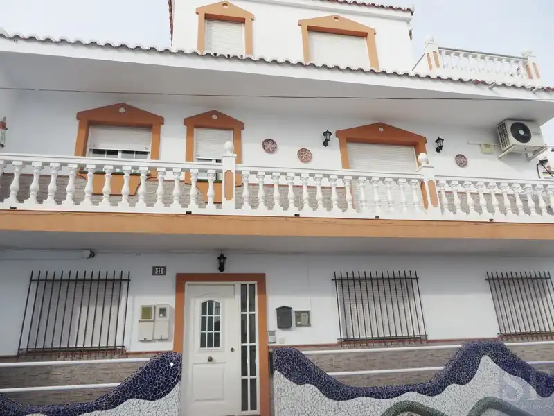 Adossat en venda a Cómpeta