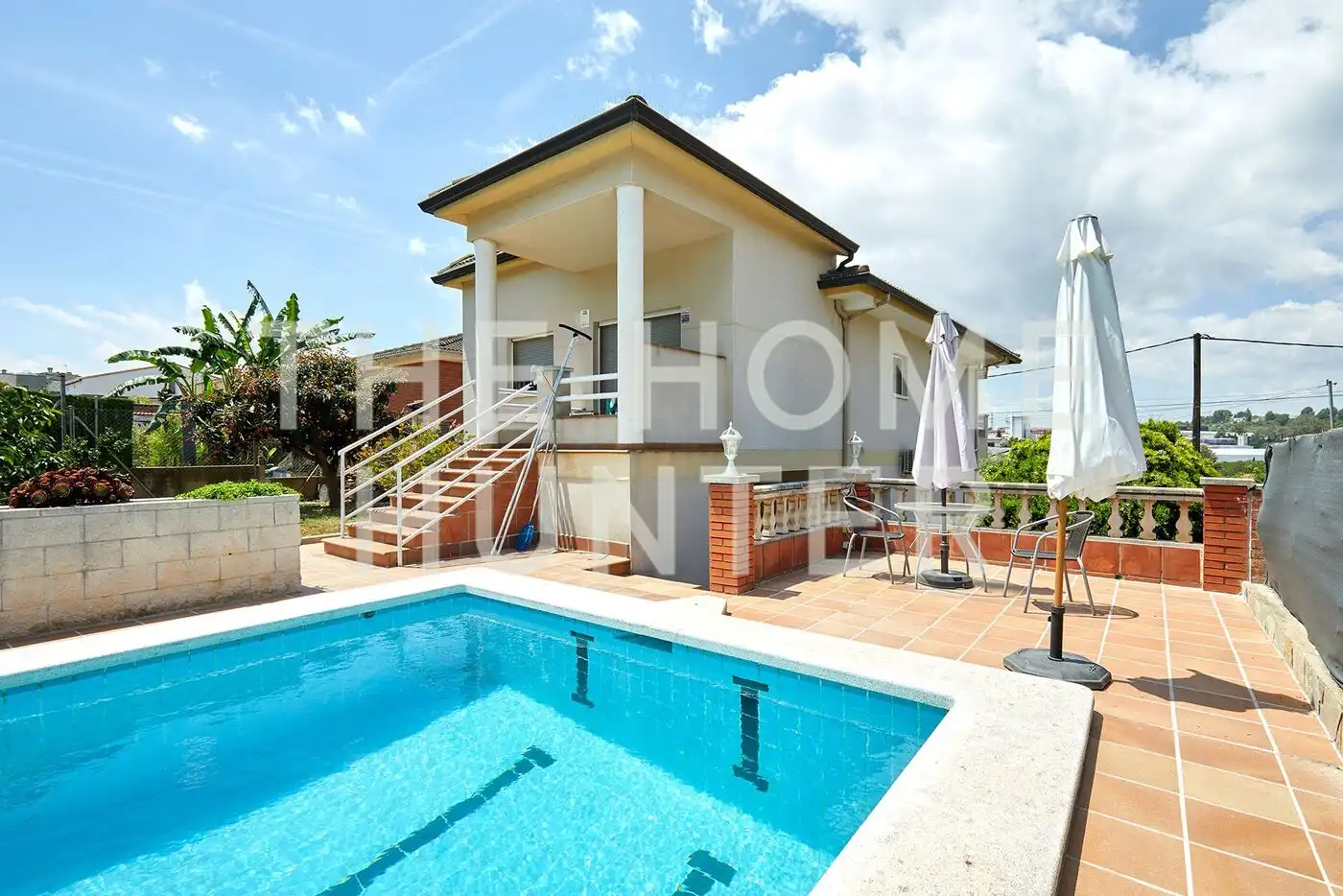 Swimming pool of Houses for sale in Barcelona  with Air Conditioner, Heating and Private garden
