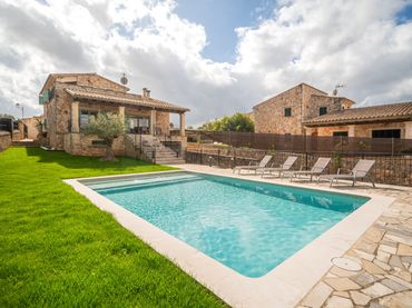 Casa amb piscina en venda a Sineu