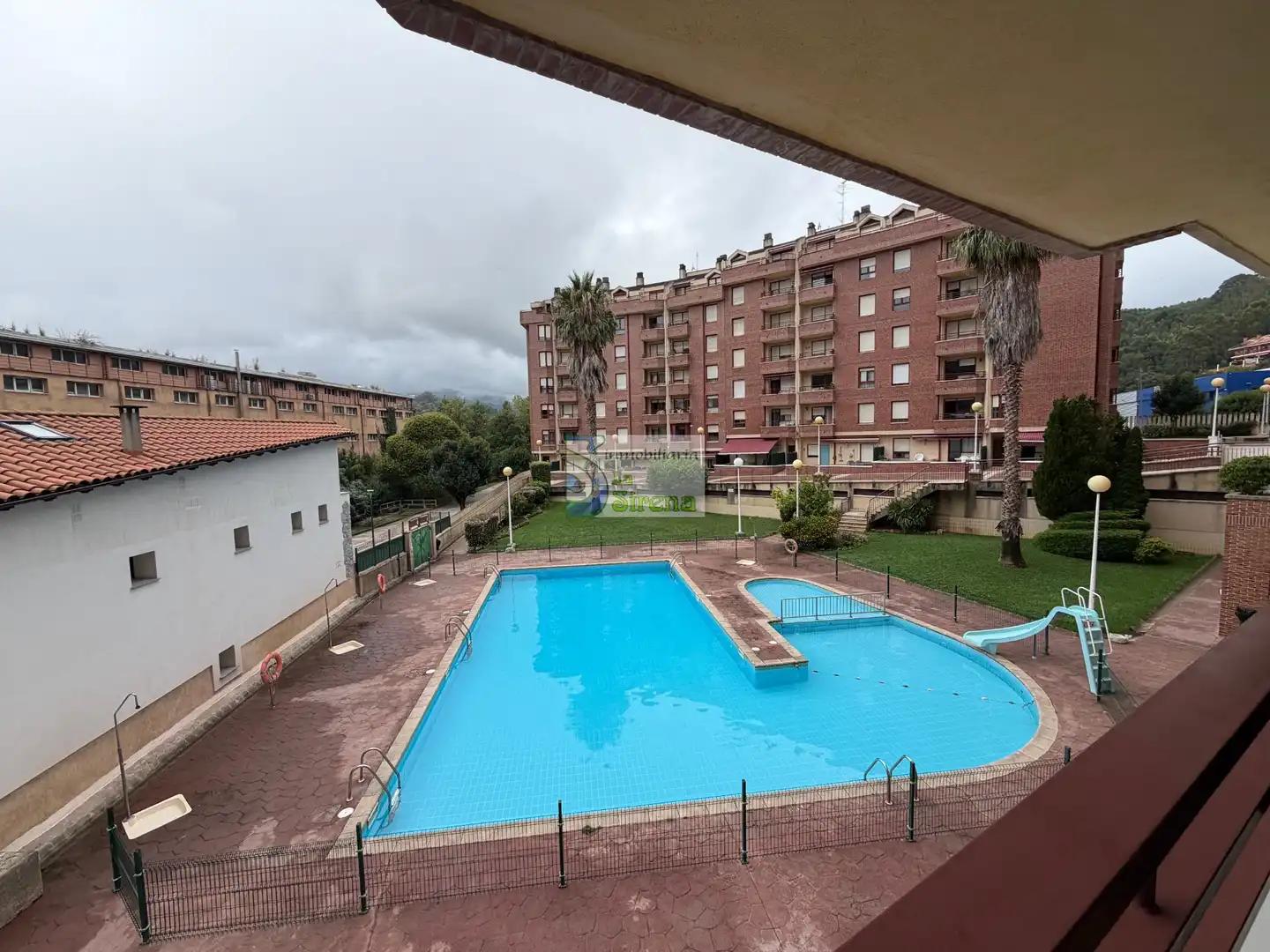 Piscina de Piso de alquiler en Castro-Urdiales con Calefacción, Terraza y Amueblado