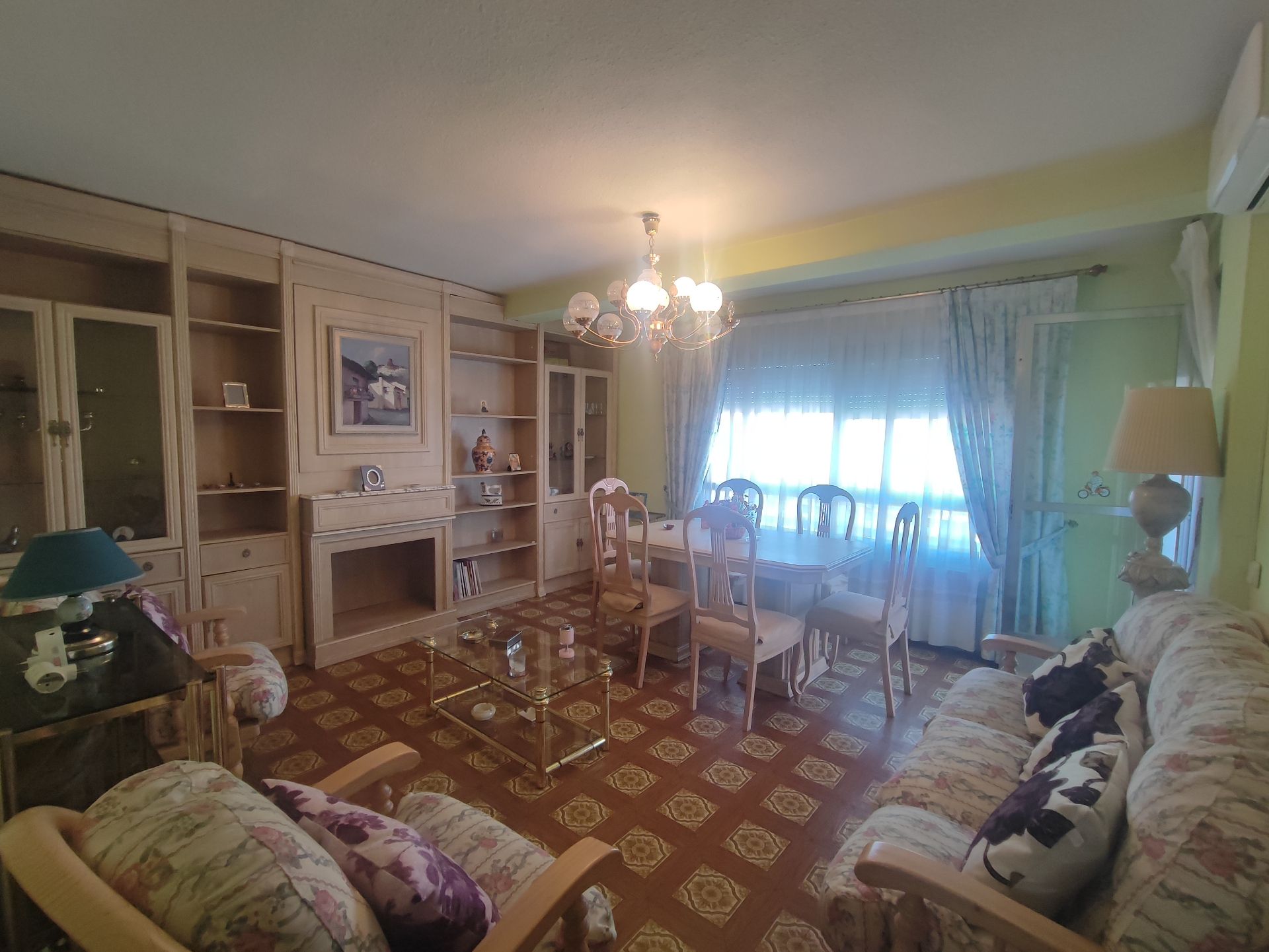 Living room of Flat for sale in  Madrid Capital  with Air Conditioner, Heating and Private garden