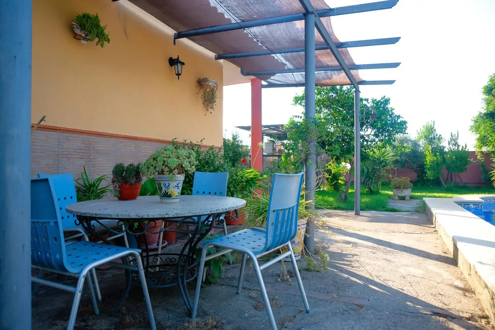 Terraza de Casa o chalet en venta en Pilas con Jardín privado y Piscina