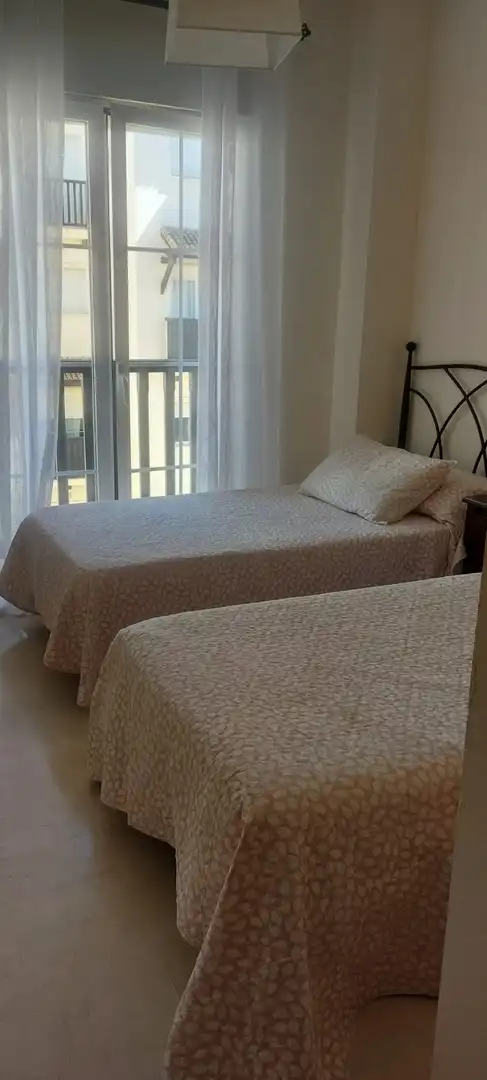Schlafzimmer von Wohnung zur Miete in Manilva mit Klimaanlage, Heizung und Privatgarten