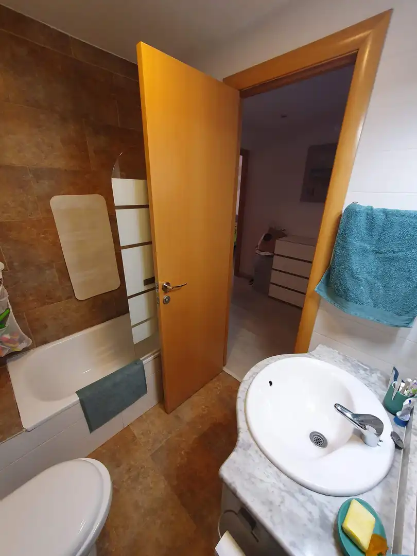 Badezimmer von Wohnung zur Miete in Barcelona mit Heizung