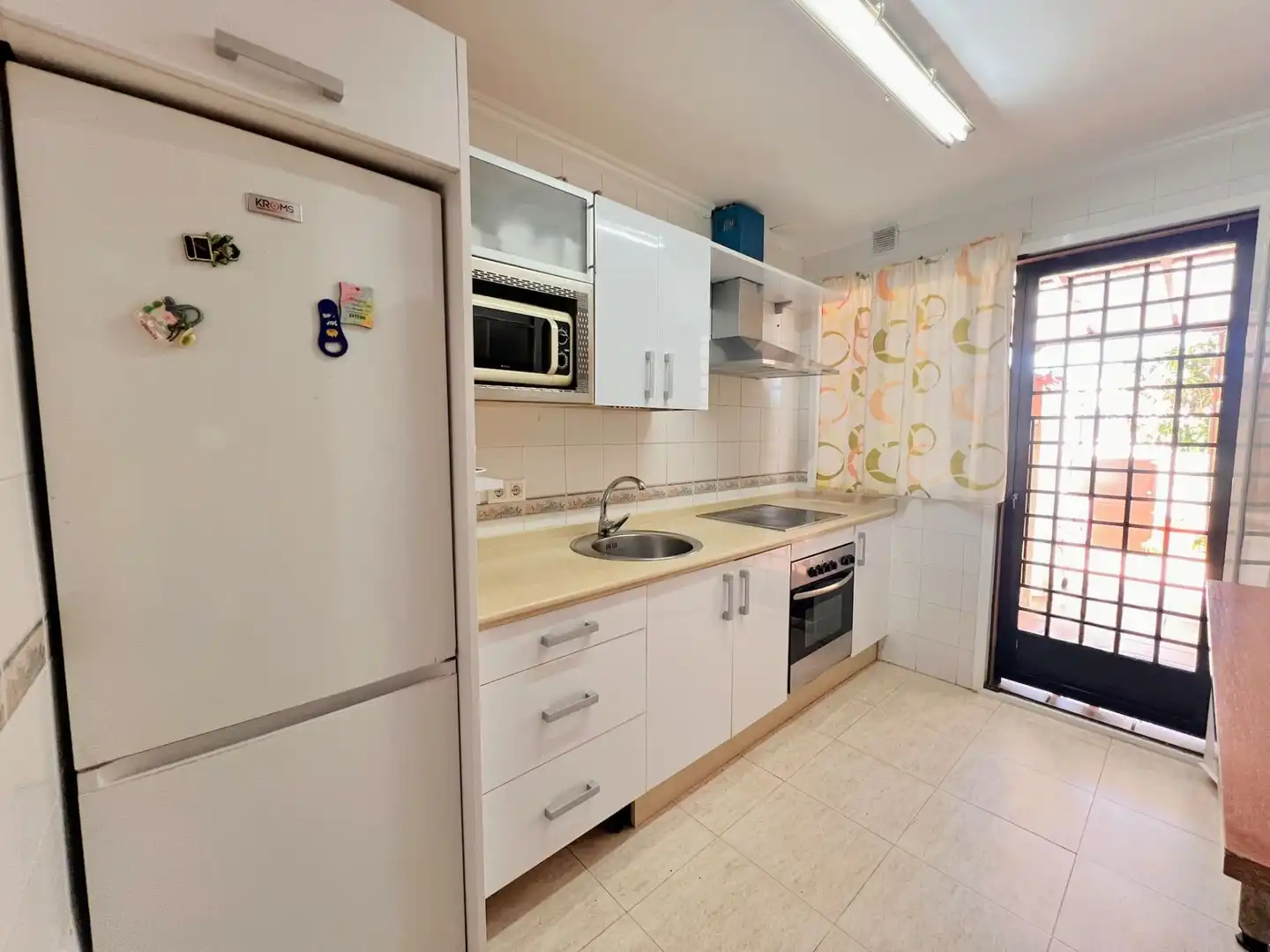 Cocina de Casa adosada en venta en Ayamonte con Aire acondicionado, Terraza y Trastero