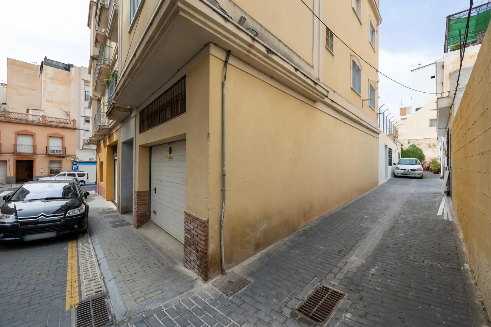Aparcament de Casa adosada en venda en Motril