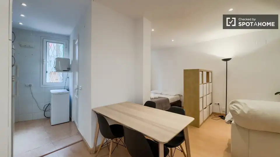 Habitació a Hostafrancs