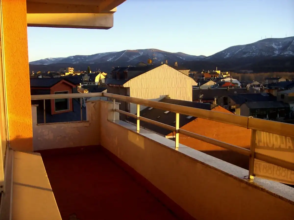 Vista exterior de Piso en venta en Bembibre con Calefacción, Jardín privado y Terraza
