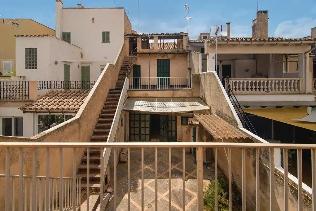 Vista exterior de Casa adosada en venda en Llucmajor amb Calefacció, Jardí privat i Terrassa