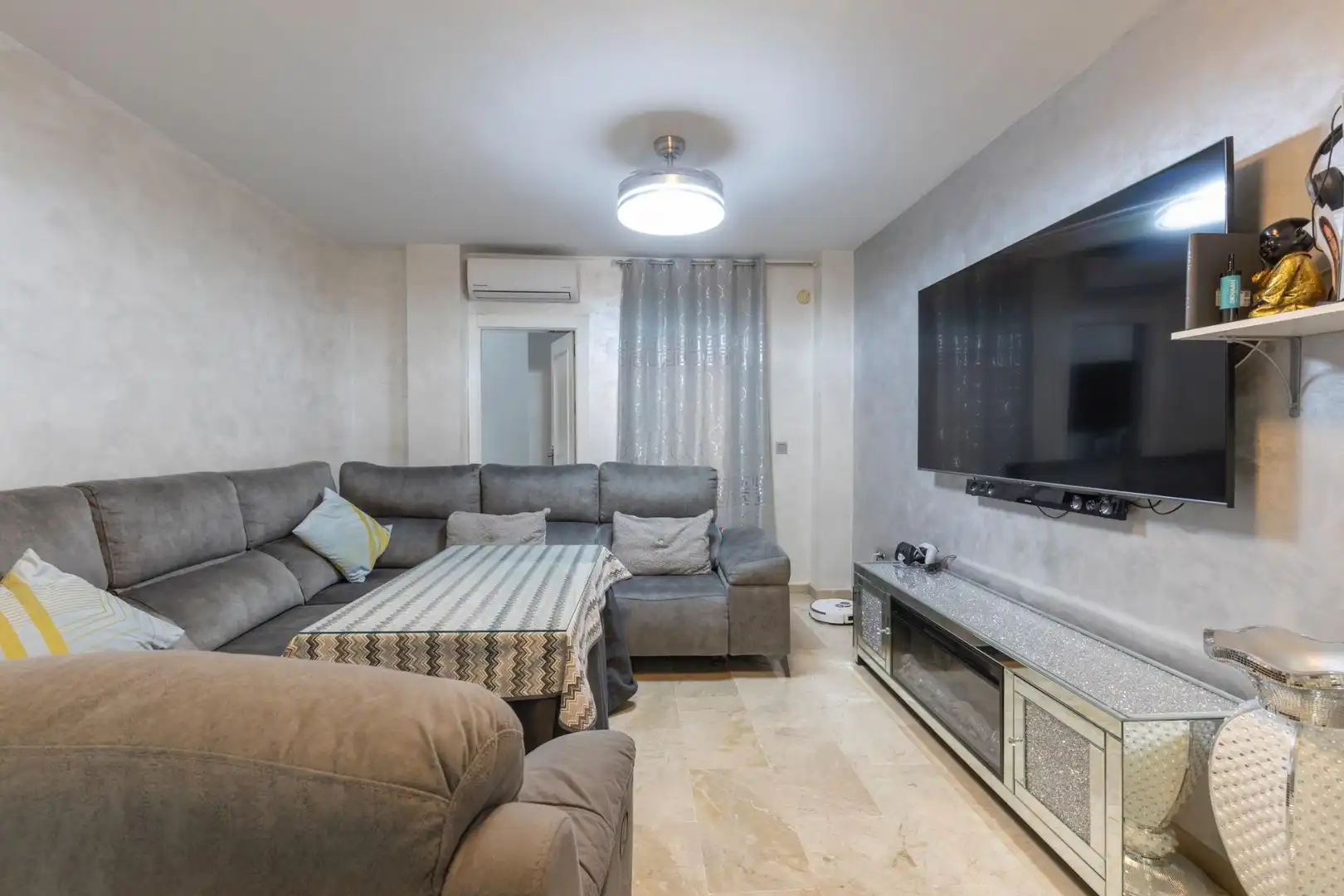 Wohnzimmer von Wohnung zum Verkauf in Cijuela mit Klimaanlage, Terrasse und Möbliert