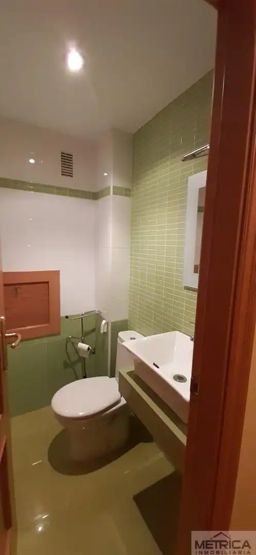 Bany de Pis de lloguer en Salamanca amb Calefacció, Moblat i Balcó